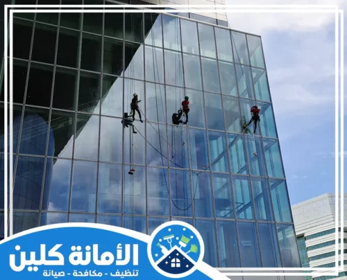 شركة غسيل واجهات حجر بالضغط بالخبر 0535521559 شركة الأمانة كلين نوفر عمال يقومون في شركة غسيل واجهات حجر بالضغط بالخبر بتنظيف نوافز الشركات و المحلات